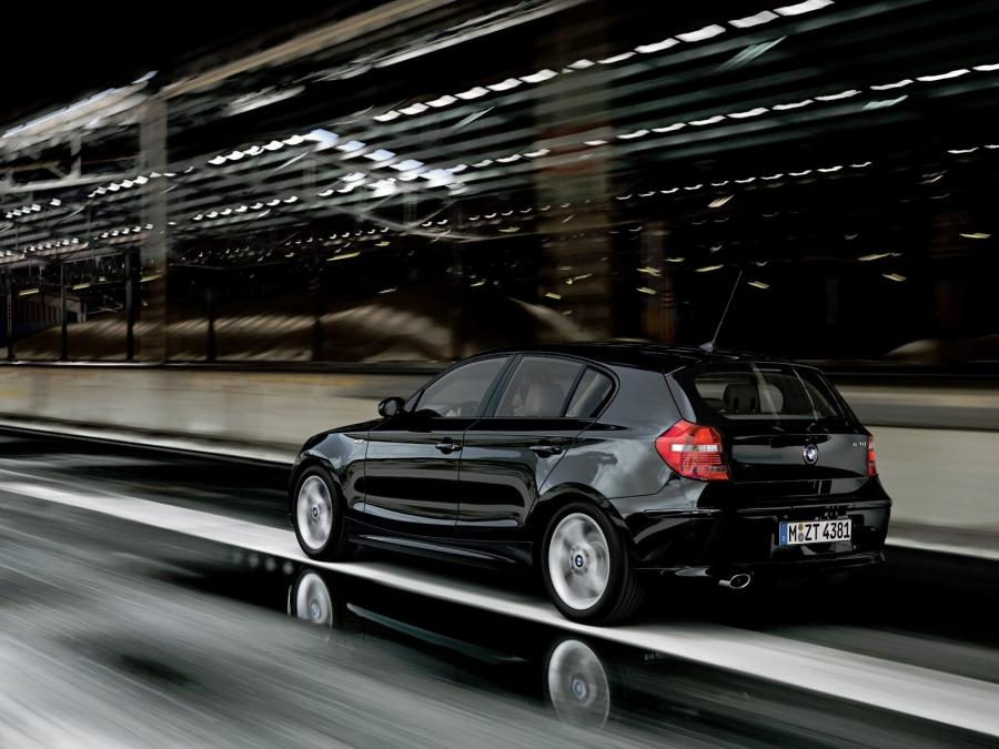  BMW 120i 5-Door 2007 года  (фото 4 из 16)